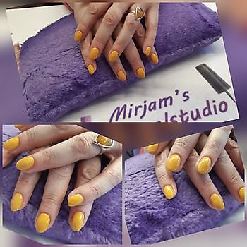 Hayley Bieber Nails Mirjam's Nagelstudio Beerta