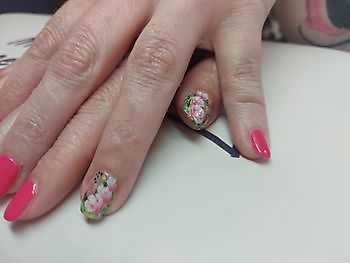 uitgebeide nagelkunsten Mirjam's Nagelstudio Beerta